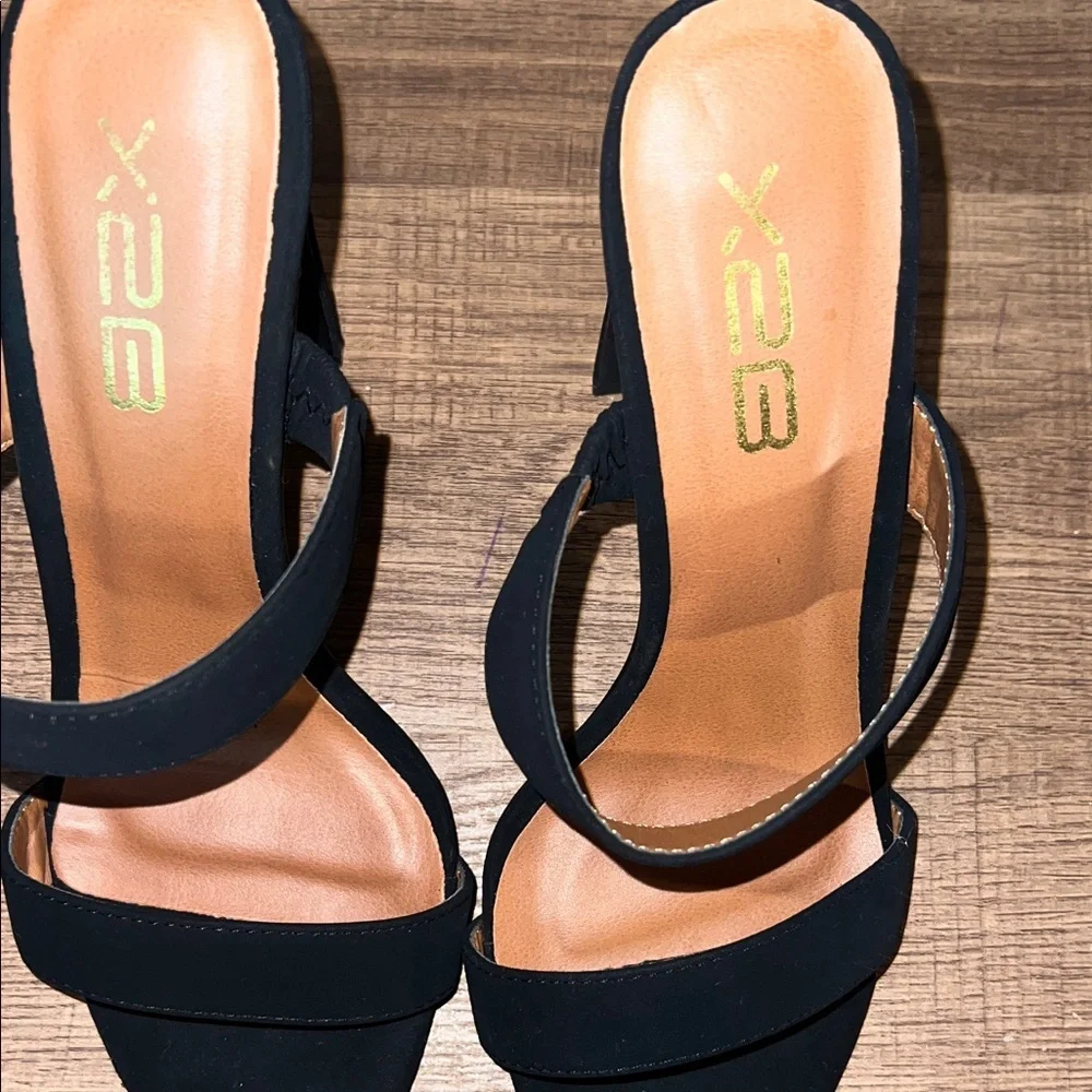 X2B Black Women's Heels